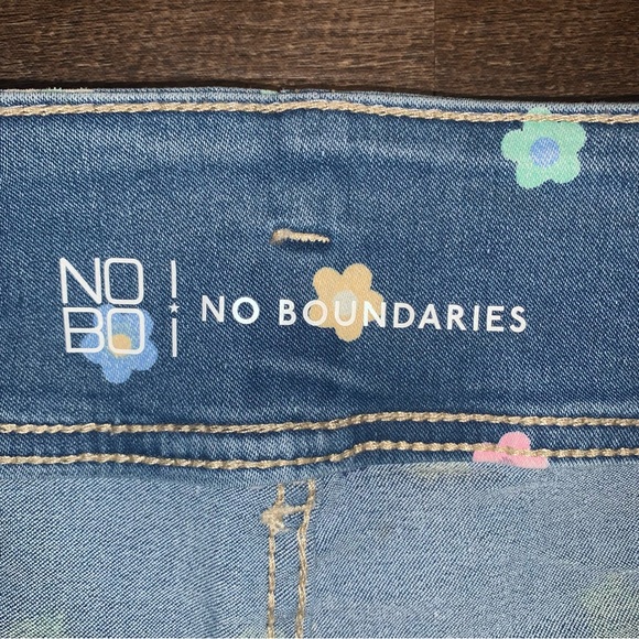 No Boundaries Multicolor Floral Jeans Size 13 - Picture 3 of 8